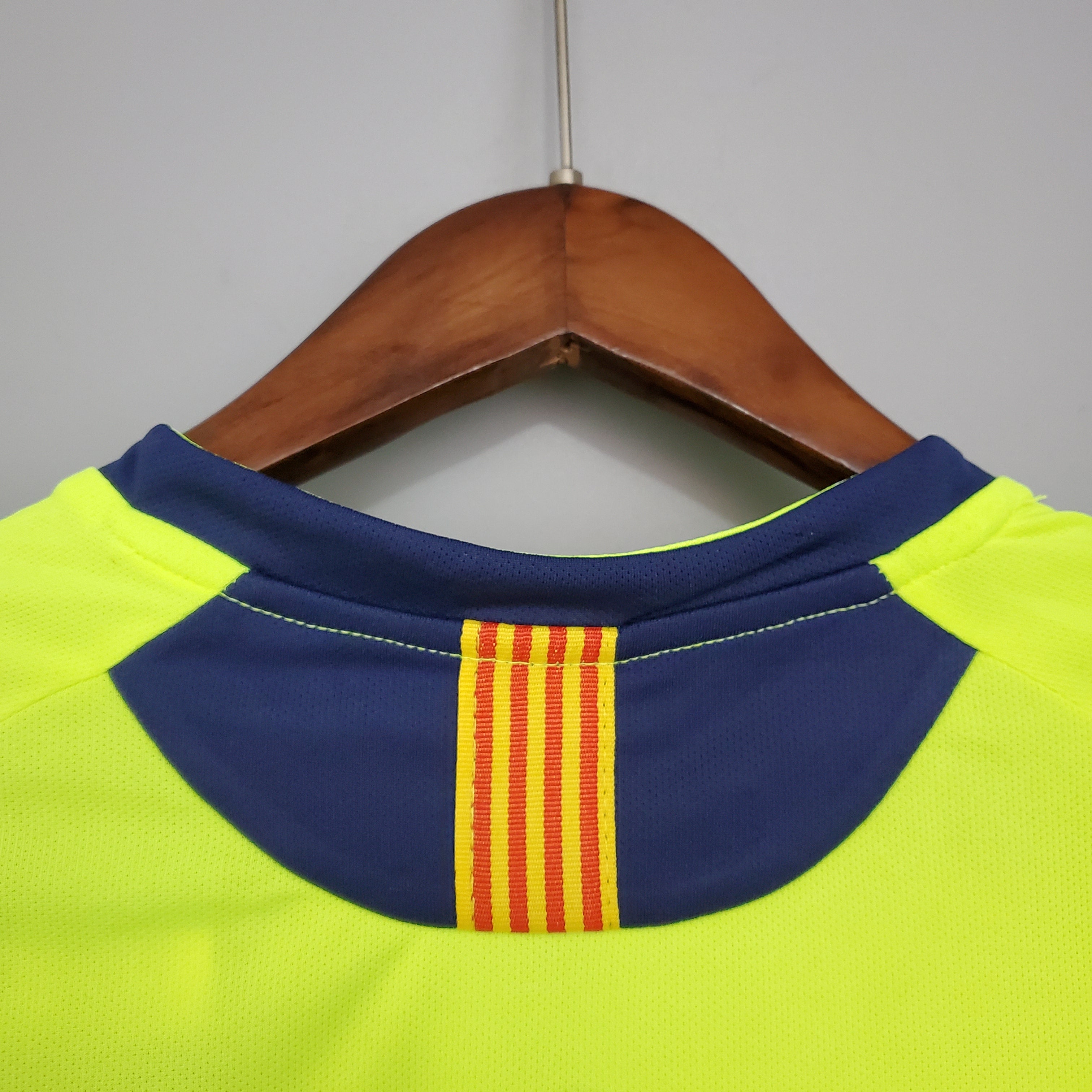 Barcelona 05-06 | Retro Away