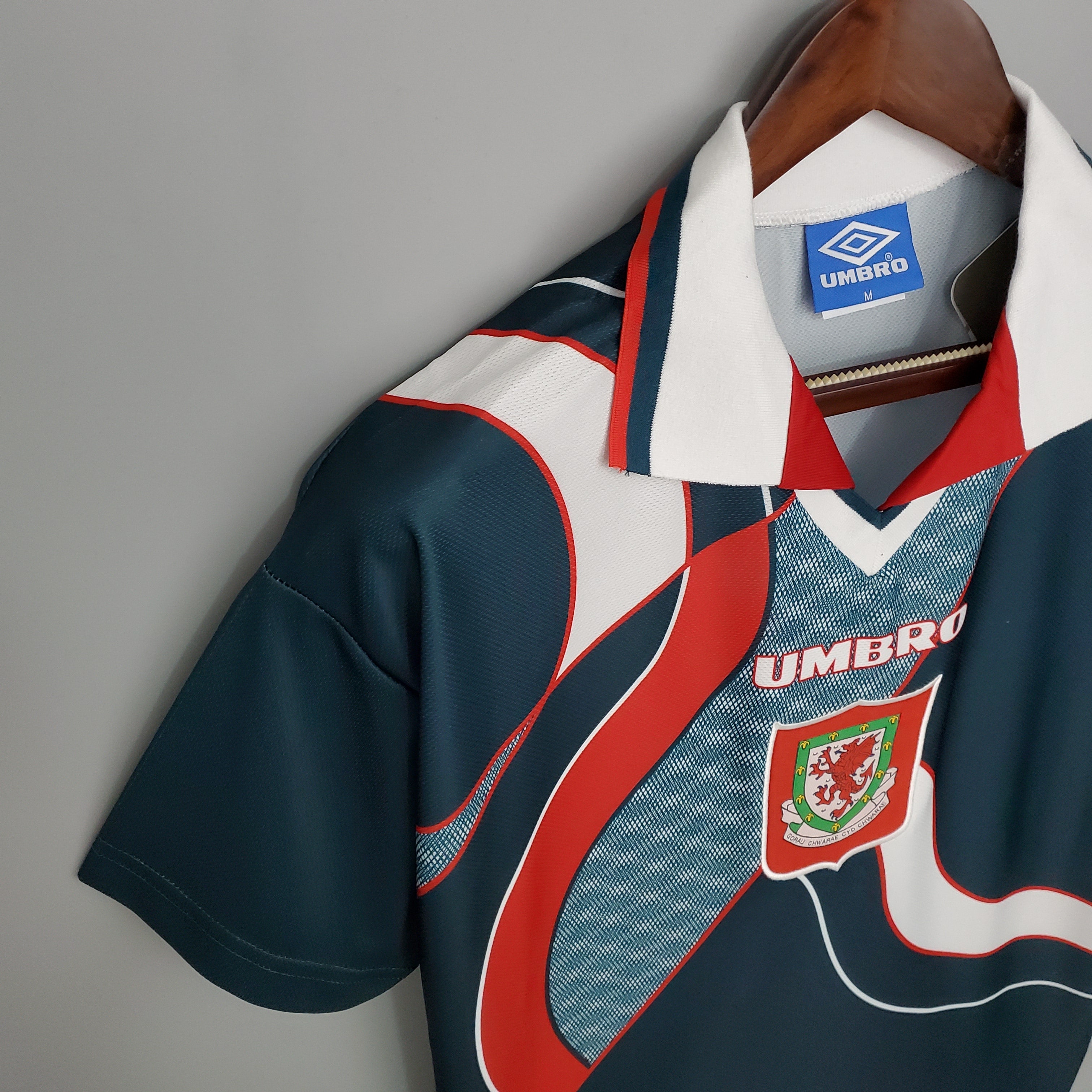 Wales 94-95 | Away | Retro