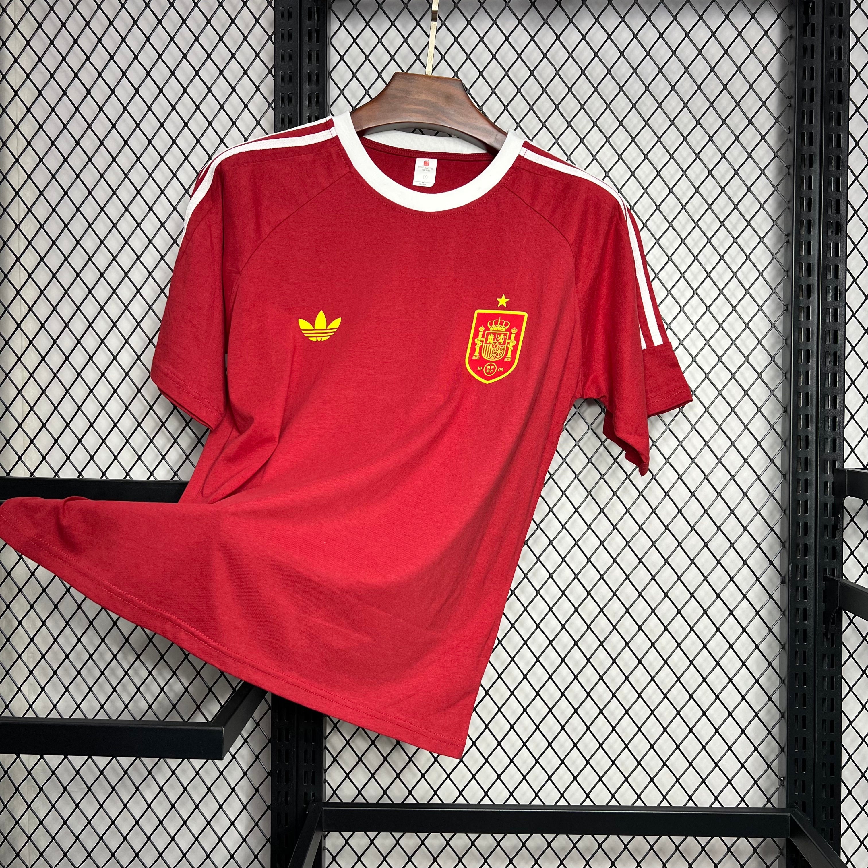 Spain 24-25 | Retro Style