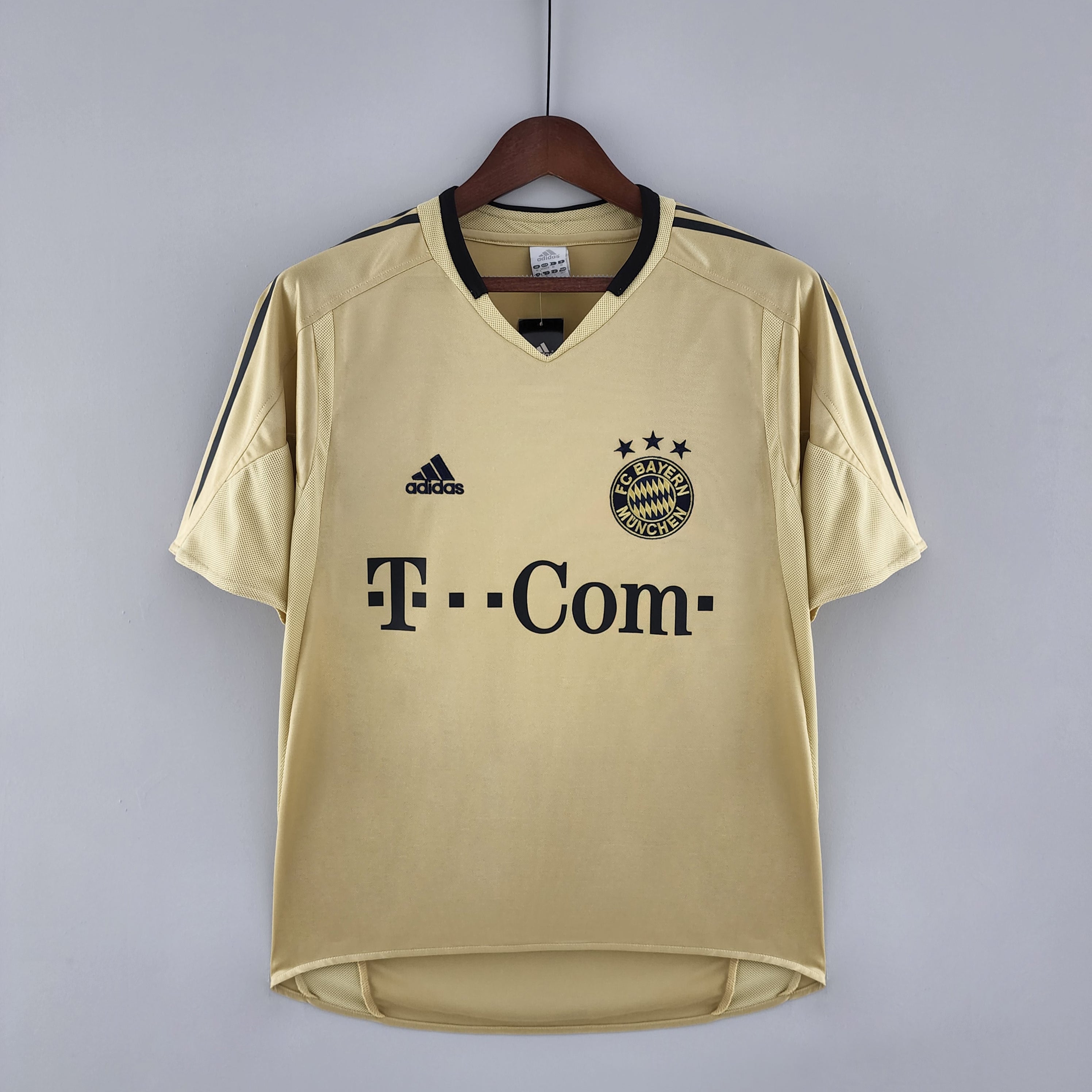 Bayern Munich 04-05 | Retro Away